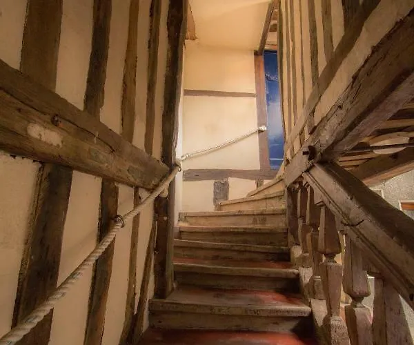 Location * オンフルール